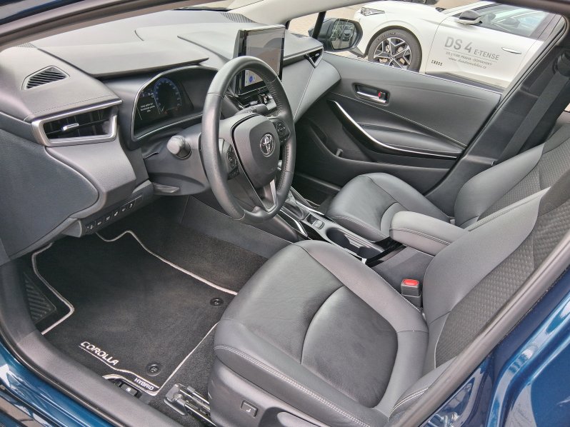 Toyota Corolla EXECUTIVE 1.8 HYB. 103 kW full