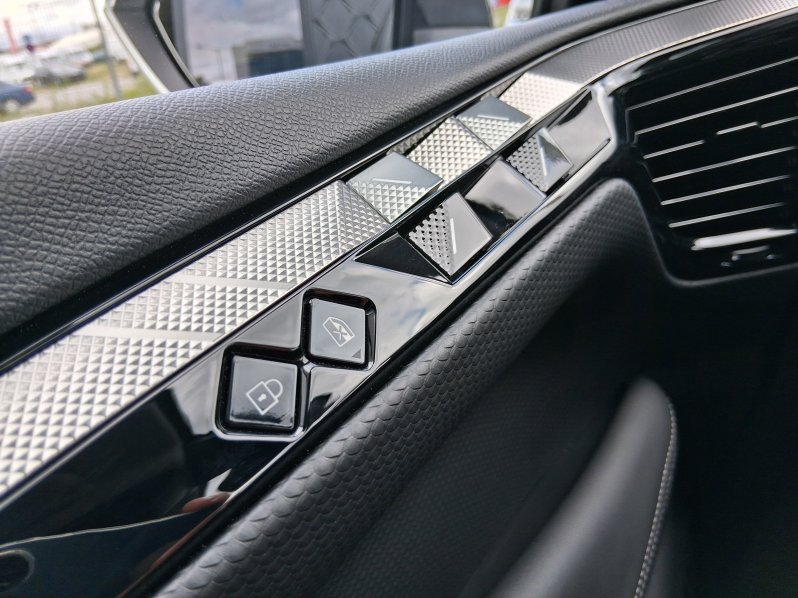 DS Automobiles DS4 TROCADERO 1.5 BHDI 96 KW full