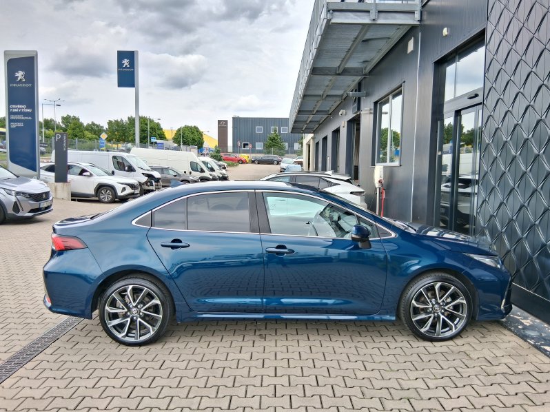 Toyota Corolla EXECUTIVE 1.8 HYB. 103 kW full