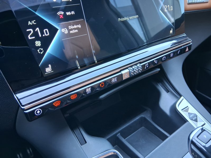 DS Automobiles DS7 CROSSBACK RIVOLI 1.6 E-TENSE 4×4 221 kW full