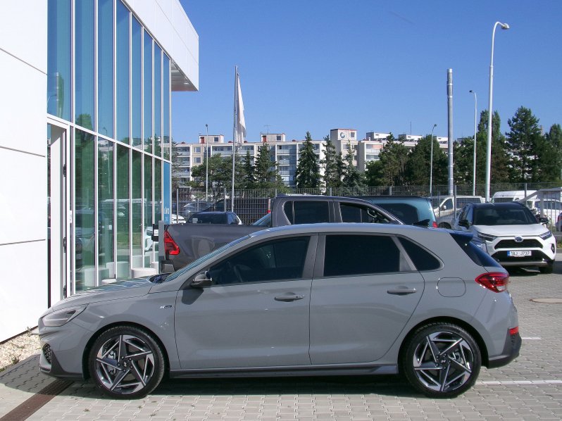 Hyundai i30 N-LINE 1,5 T-GDi MHEV 103kW full
