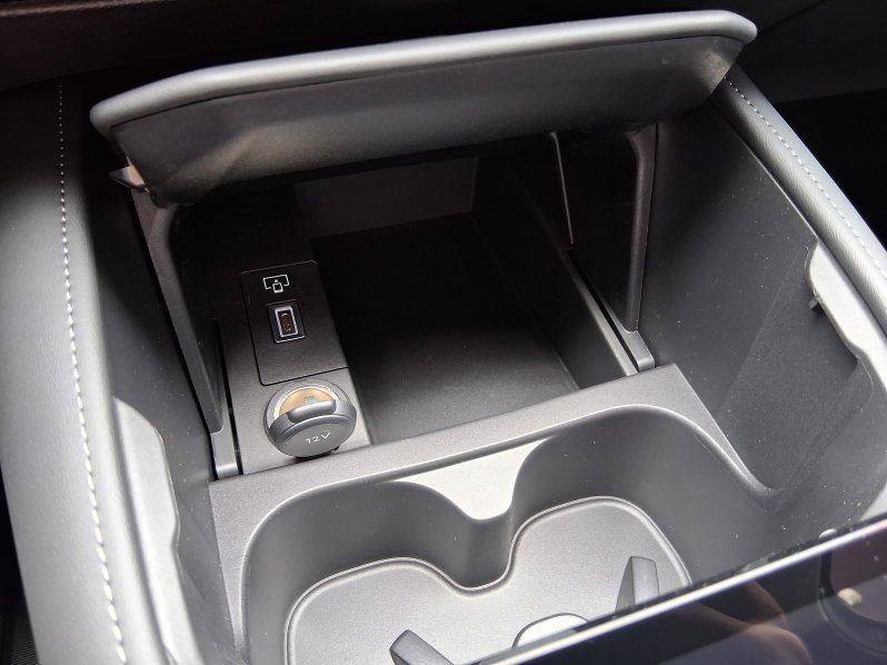 DS Automobiles DS4 TROCADERO 1.2 PURETECH 96 kW full