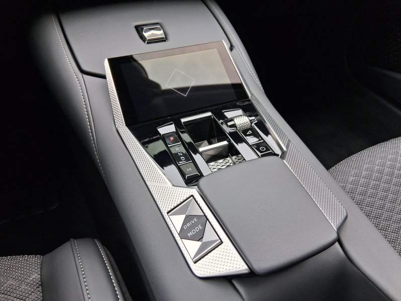 DS Automobiles DS4 TROCADERO 1.2 PURETECH 96 kW full