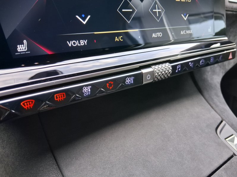 DS Automobiles DS7 CROSSBACK PERFOR. LINE 1.5 BLUEHDI 96 kW full