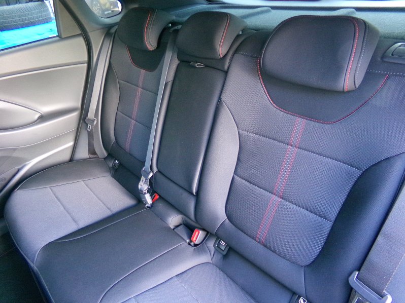 Hyundai i30 N-LINE 1,5 T-GDi MHEV 103kW full