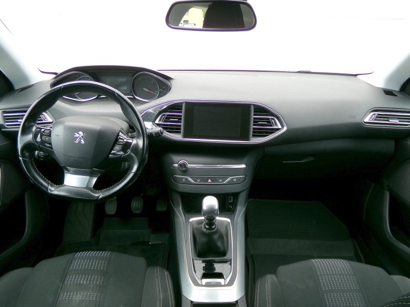 Peugeot 308 ALLURE+ 1,6 BHDi 88kW full