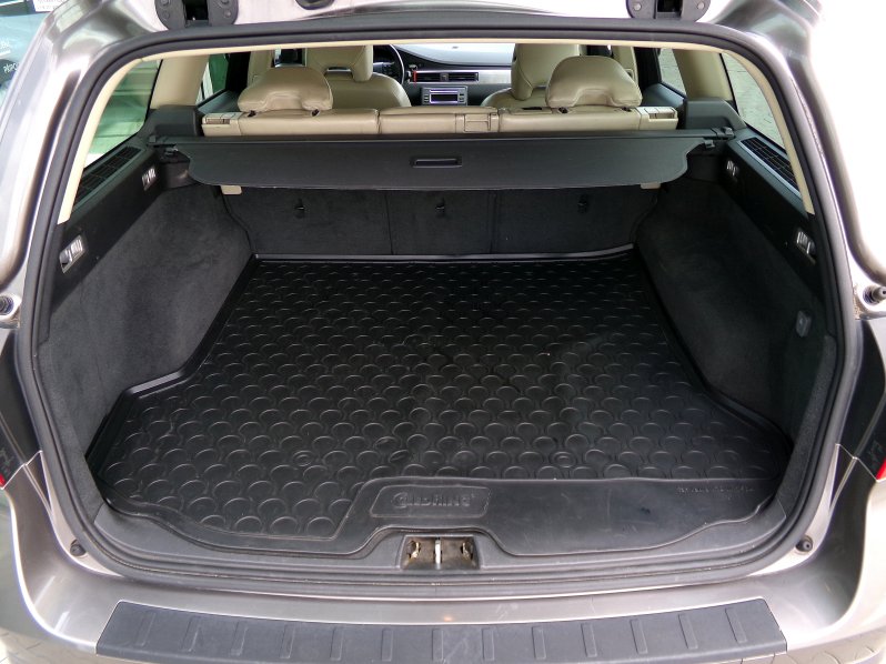Volvo V70 MOMENTUM 2,4 120kW full