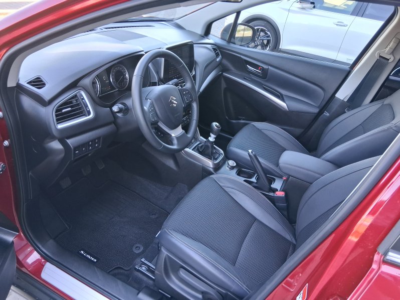 Suzuki SX4 S-Cross ELEGANCE 1.4 4X4 95 kW full