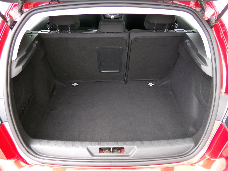Peugeot 308 ALLURE+ 1,6 BHDi 88kW full