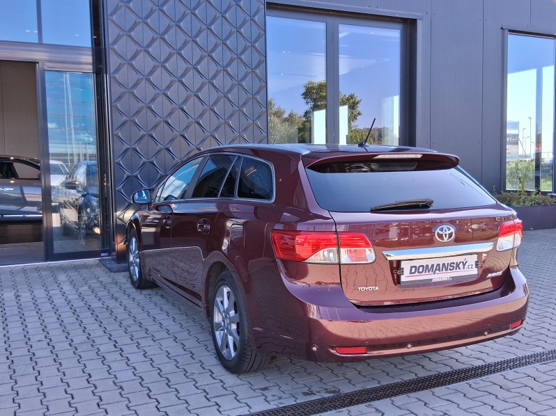 Toyota Avensis BUSINESS PLUS 2.0 D4-D 91 kW full