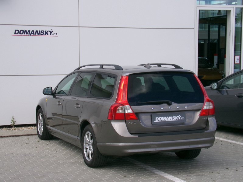 Volvo V70 MOMENTUM 2,4 120kW full