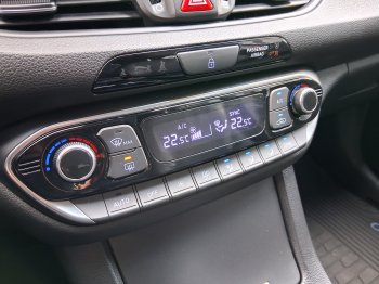 Hyundai i30 STYLE PREMIUM 1.4 T-GDi 103 kW full