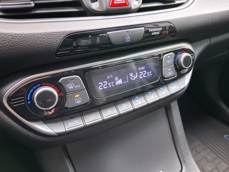 Hyundai i30 STYLE PREMIUM 1.4 T-GDi 103 kW full