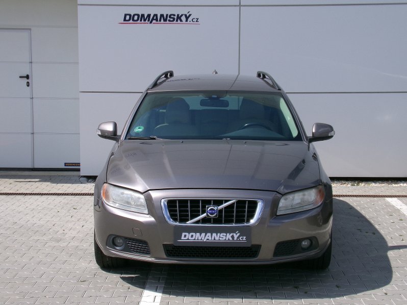 Volvo V70 MOMENTUM 2,4 120kW full