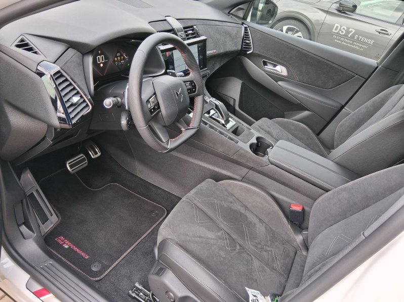 DS Automobiles DS7 CROSSBACK PERFOR. LINE 1.5 BLUEHDI 96 kW full