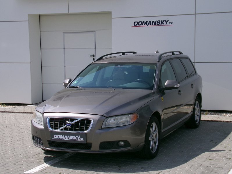 Volvo V70 MOMENTUM 2,4 120kW full