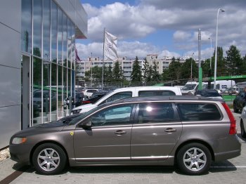 Volvo V70 MOMENTUM 2,4 120kW full