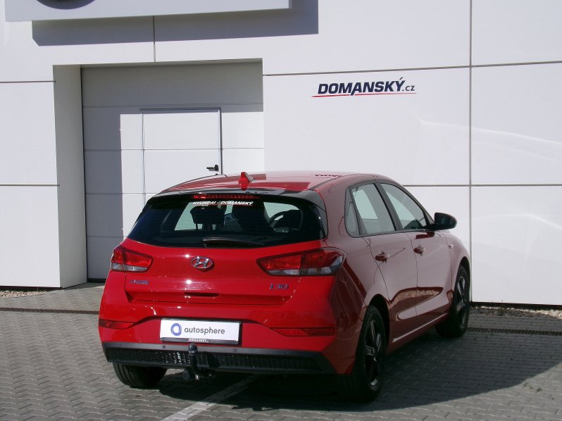 Hyundai i30 1,5i 81kW 1.MAJITEL full