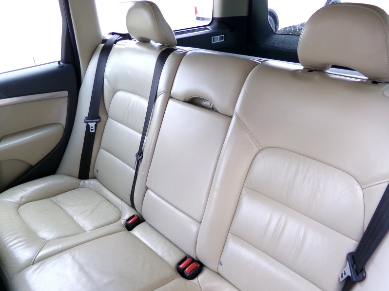 Volvo V70 MOMENTUM 2,4 120kW full