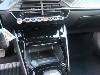 Peugeot 2008 ALLURE Hybrid 145 e-DCS6 full