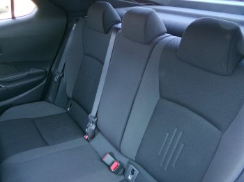 Toyota C-HR STYLE 1,8 HEV 103kW AT full