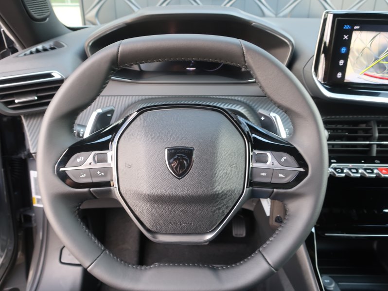Peugeot 2008 ALLURE Hybrid 145 e-DCS6 full