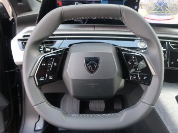 Peugeot 3008 ALLURE Hybrid 145 e-DCS6 full