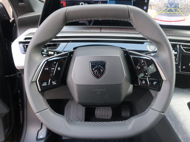 Peugeot 3008 ALLURE Hybrid 145 e-DCS6 full
