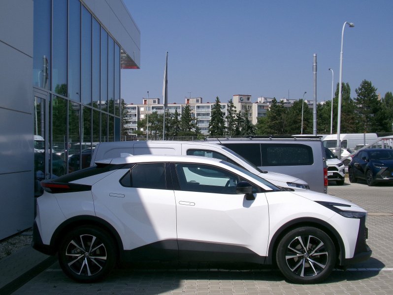 Toyota C-HR STYLE 1,8 HEV 103kW AT full