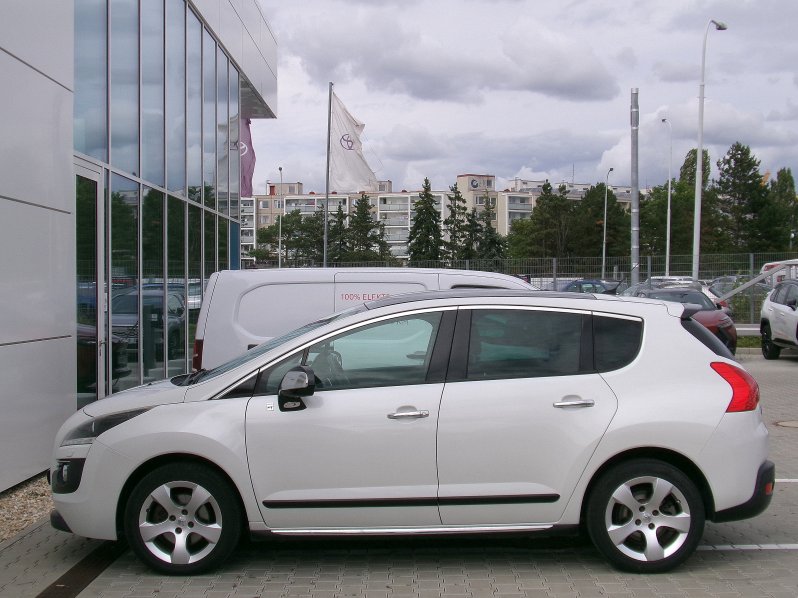 Peugeot 3008 ALLURE 2.0 HDi HYBRID4 120kW full