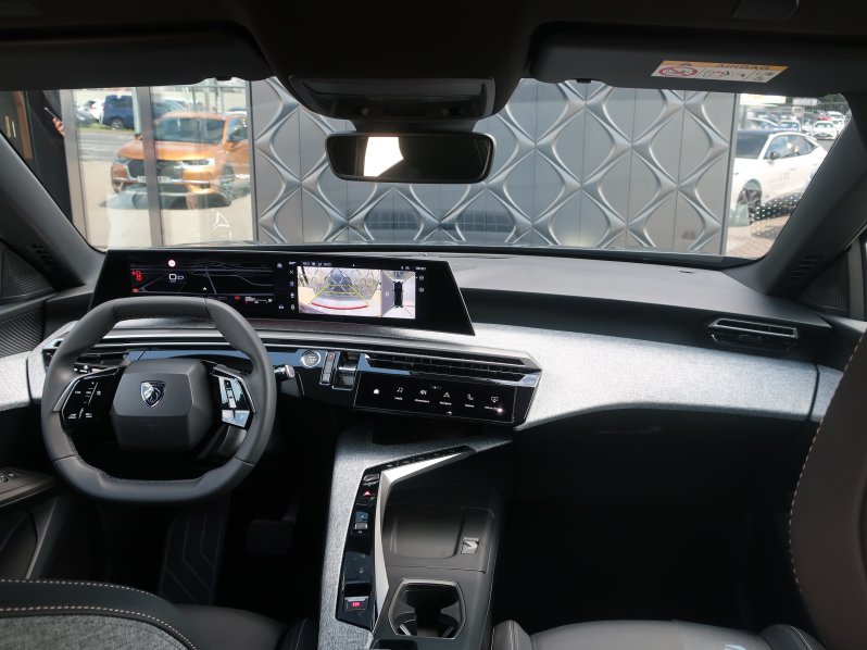 Peugeot 3008 ALLURE Hybrid 145 e-DCS6 full