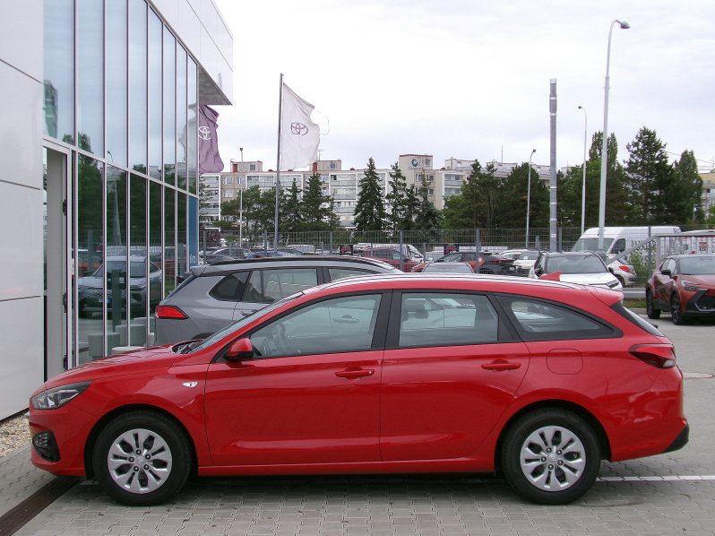 Hyundai i30 WG 1,5i 80kW 1.MAJITEL full