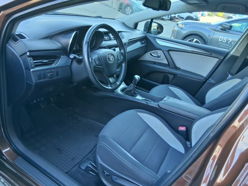 Toyota Avensis ACTIVE 1.8 VVTi 108 kW full