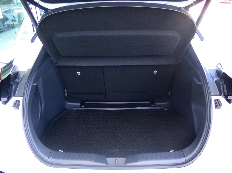 Toyota C-HR EXECUTIVE VIP 1,8 HYBRID 103kW full