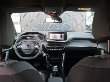 Peugeot 2008 ALLURE Hybrid 145 e-DCS6 full