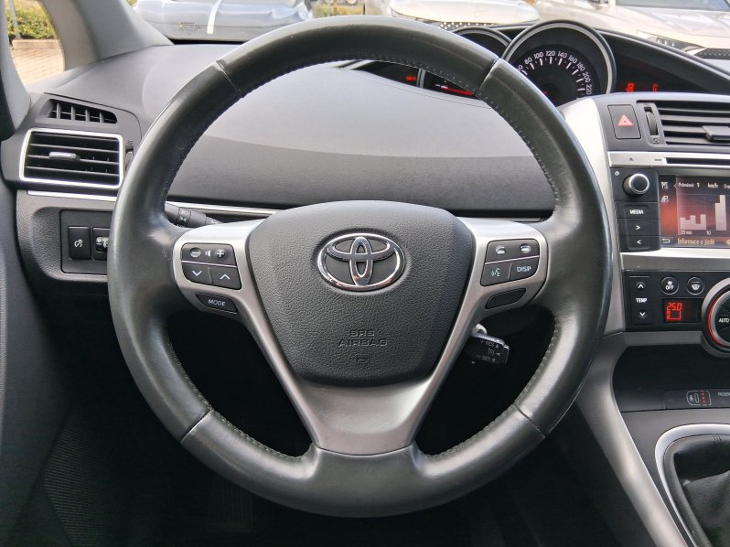 Toyota Verso 1.6 D-4D 82 kW full