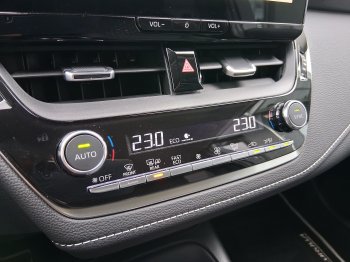 Toyota Corolla STYLE 1.8 Hyb. 103 kW full