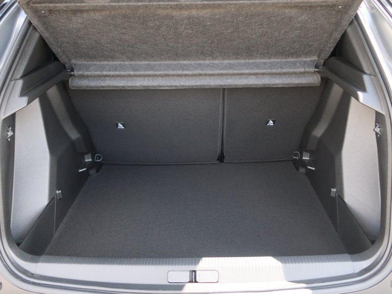 Peugeot 2008 ALLURE Hybrid 145 e-DCS6 full