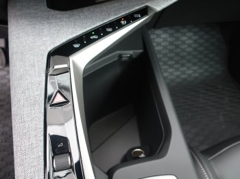 Peugeot 3008 ALLURE Hybrid 145 e-DCS6 full