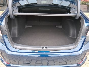 Toyota Corolla STYLE 1.8 Hyb. 103 kW full