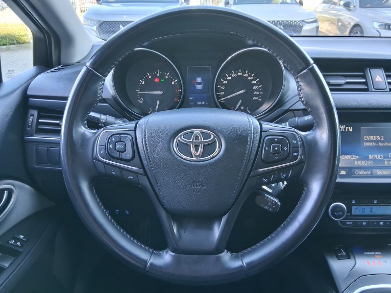 Toyota Avensis ACTIVE 1.8 VVTi 108 kW full