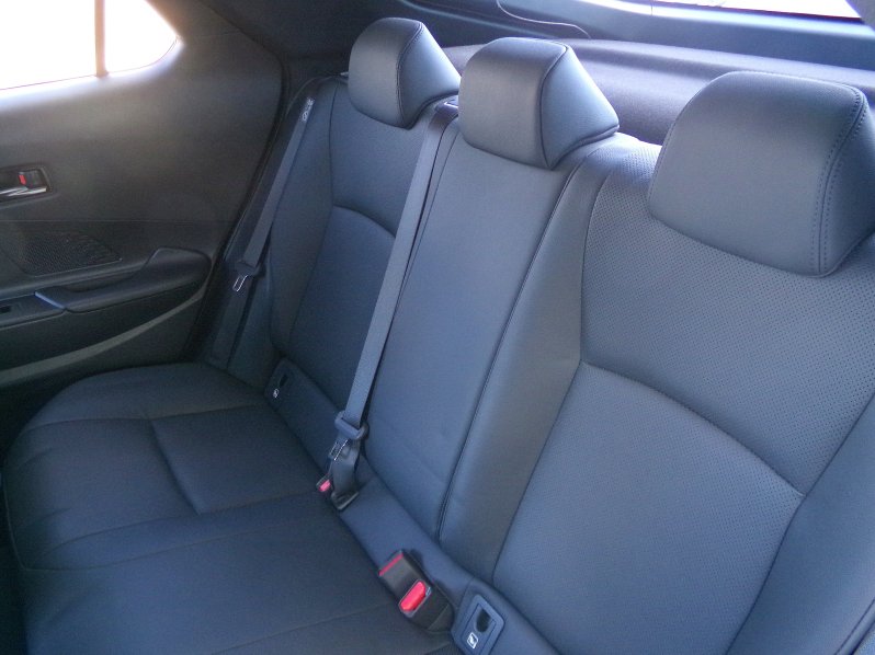 Toyota C-HR EXECUTIVE VIP 1,8 HYBRID 103kW full