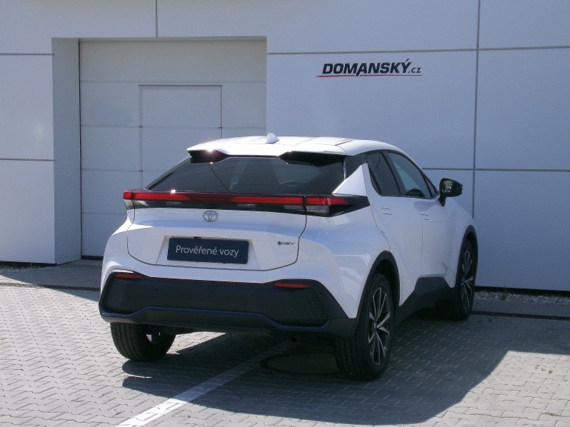 Toyota C-HR STYLE 1,8 HEV 103kW AT full