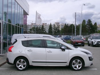 Peugeot 3008 ALLURE 2.0 HDi HYBRID4 120kW full