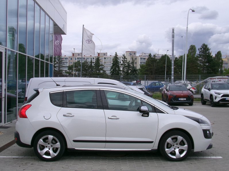 Peugeot 3008 ALLURE 2.0 HDi HYBRID4 120kW full