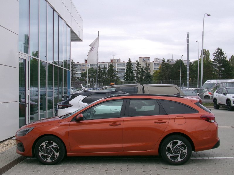 Hyundai i30 WG FAMILY 1,5 T-GDi 103kW full