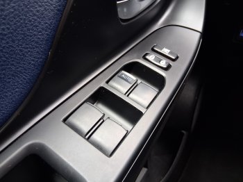 Toyota Yaris SELECTION 1.5 VVT-i 82kW full