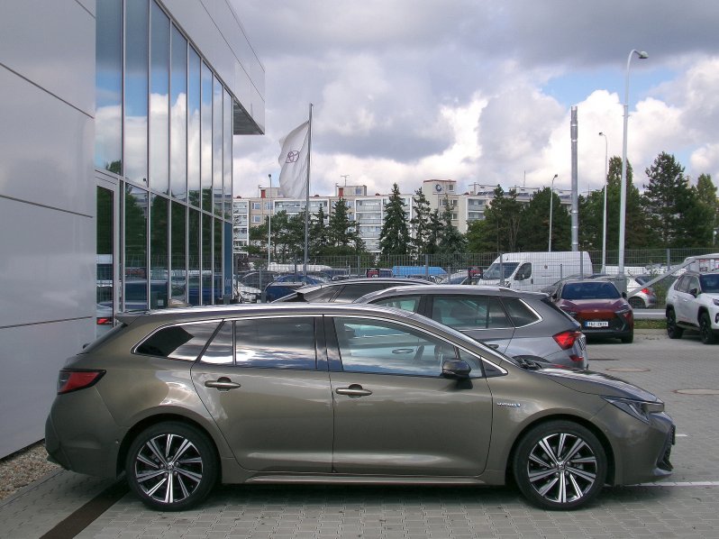 Toyota Corolla TS Comfort Tech Style 1,8 HEV full