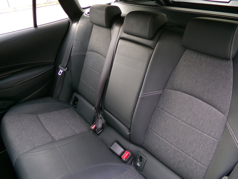 Toyota Corolla TS STYLE 2,0 HSD 144kW full