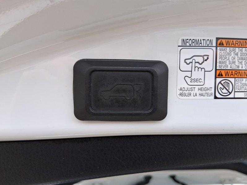 Toyota RAV4 EXECUTIVE 2.5 Hyb. 4×4 145 kW full